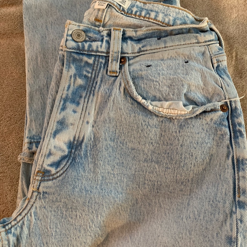 A&F Women’s Low Rise Baggy Jean